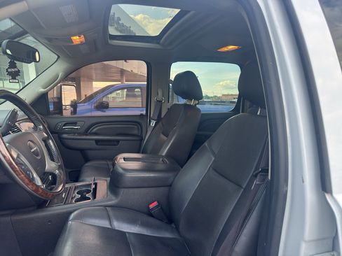 Used 2013 GMC Sierra 2500 Denali w/ Suspension Package, Off-Road AWD/4WD image 9
