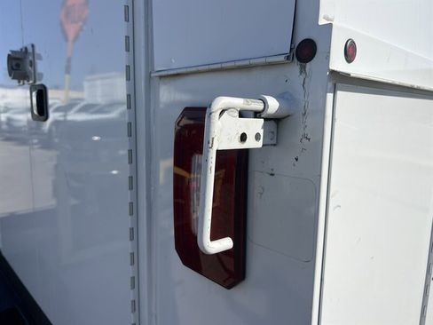 Used 2019 Ford E-350 and Econoline 350 Super Duty w/ Power Windows & Locks Group image 29