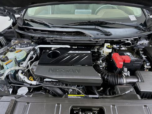 Used 2023 Nissan Rogue S image 32