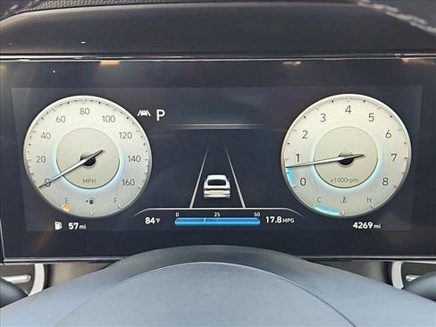 Used 2023 Hyundai Elantra Limited FWD image 11