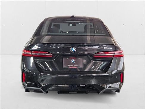 Used 2026 BMW 530i xDrive w/ M Sport Package AWD/4WD image 7
