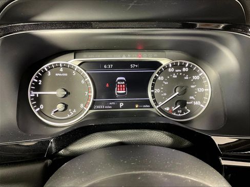 Used 2025 Nissan Pathfinder SL AWD/4WD image 13