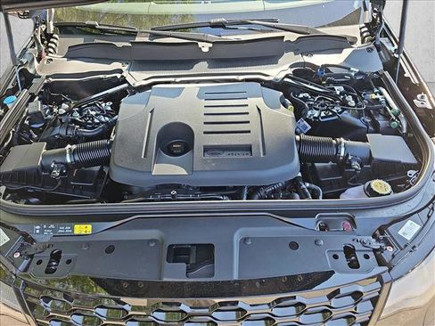 Certified 2024 Land Rover Discovery Dynamic SE image 14