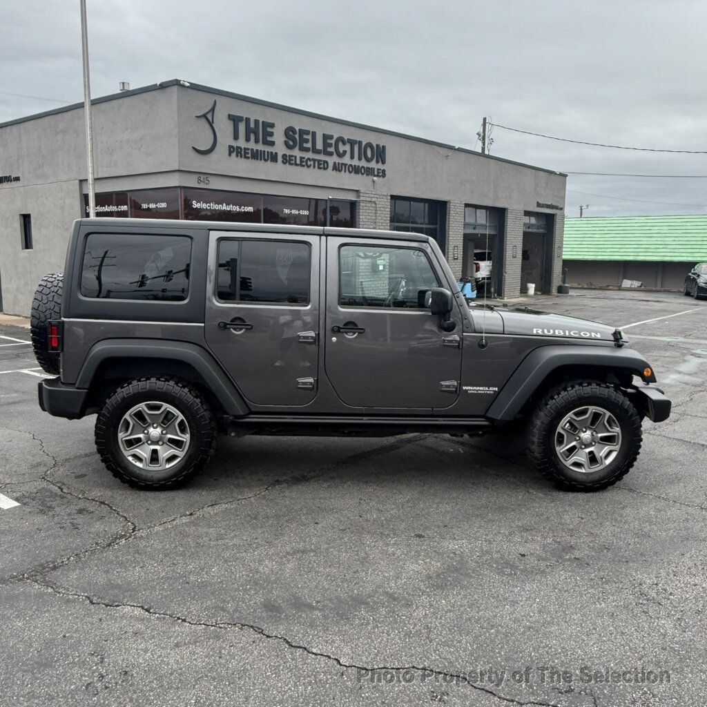 Used 2016 Jeep Wrangler Unlimited Rubicon w/ Connectivity Group AWD/4WD image 18