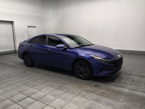 Used 2022 Hyundai Elantra SEL w/ Cargo Package FWD image 11