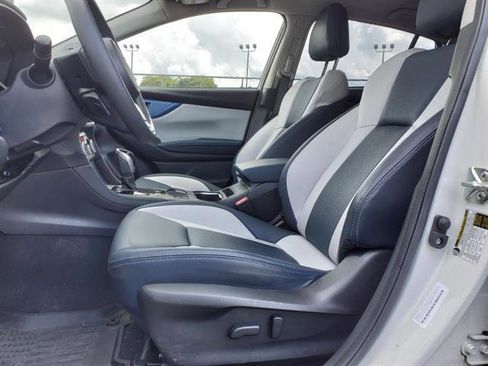 Used 2022 Subaru Crosstrek Hybrid w/ Moonroof Package w/Navigation image 13