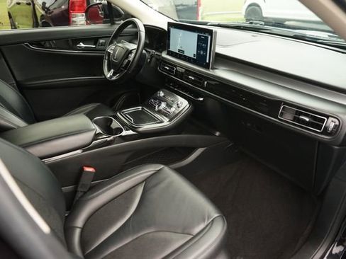 Used 2021 Lincoln Nautilus AWD w/ Equipment Group 101A image 17