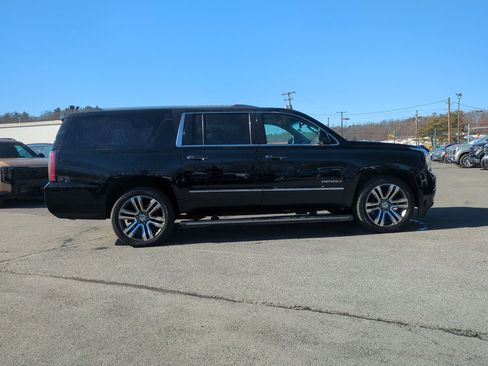 Used 2019 GMC Yukon XL Denali w/ Denali Ultimate Package image 4