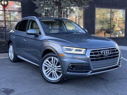 Used 2019 Audi Q5 Prestige w/ Prestige Package image 7