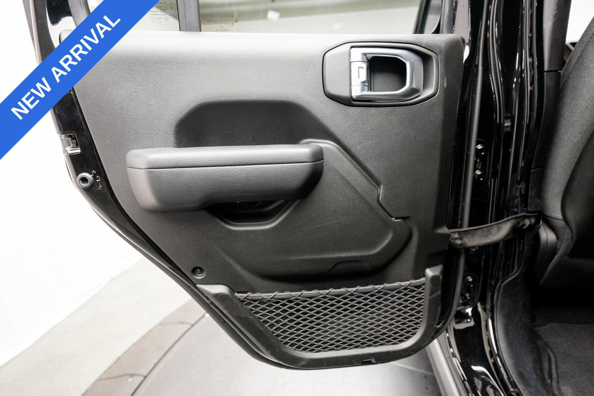 Used 2025 Jeep Wrangler Unlimited Rubicon AWD/4WD image 18