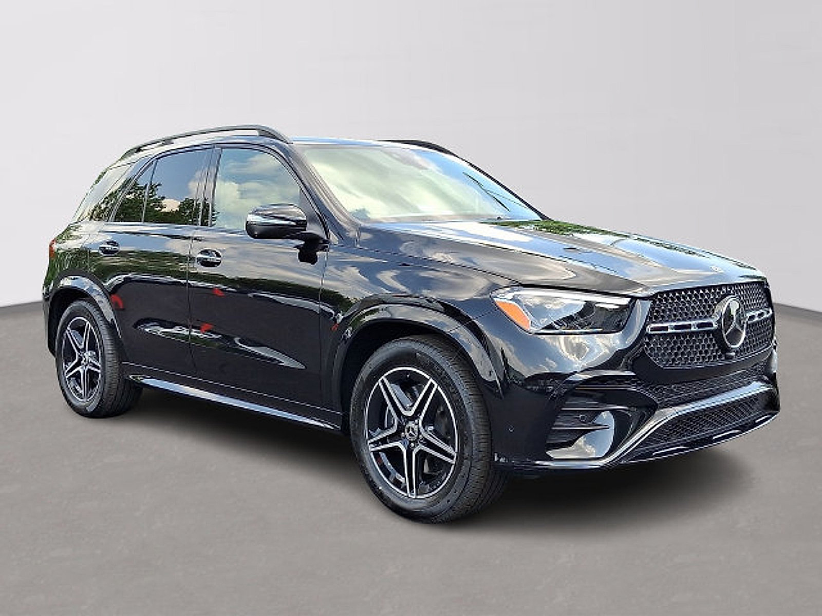 Used 2026 Mercedes-Benz GLE 450 4MATIC image 3