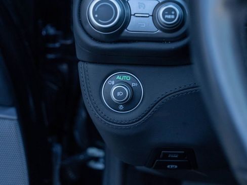 Used 2019 Ferrari Portofino image 33