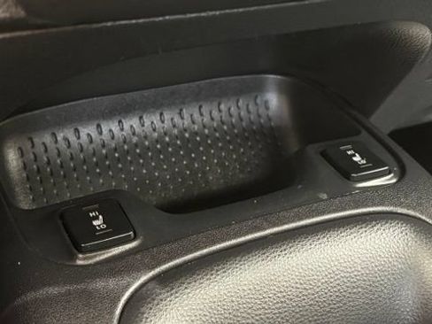 Used 2022 Toyota Corolla XSE w/ Carpet Mat Package (TMS) FWD image 39