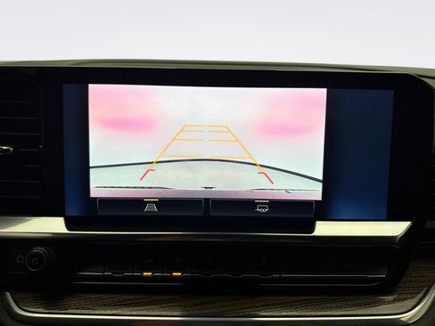 Used 2022 Chevrolet Silverado 1500 LT image 16