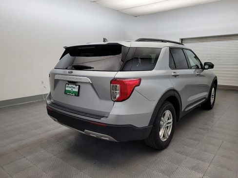 Used 2023 Ford Explorer XLT w/ Equipment Group 202A RWD image 9
