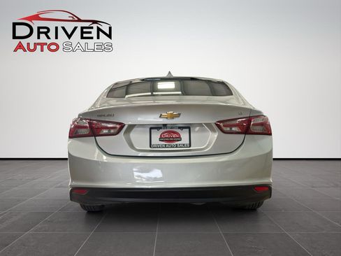 Used 2022 Chevrolet Malibu LT FWD image 5