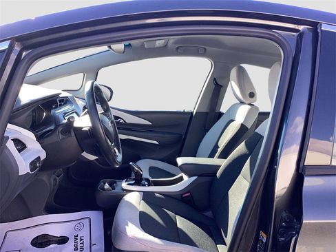 Used 2017 Chevrolet Bolt LT image 9