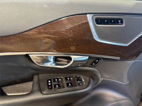 Used 2018 Volvo XC90 T5 Momentum image 18