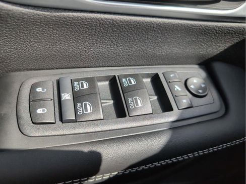 New 2026 Chrysler Pacifica Limited w/ S Appearance Package image 14