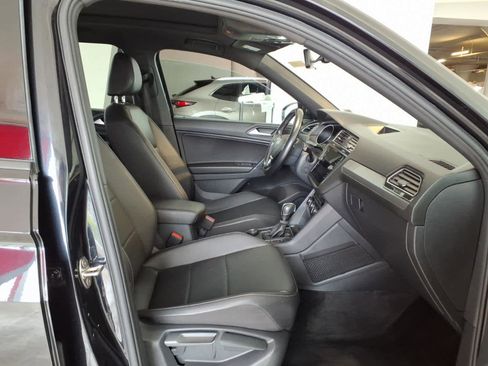 Used 2020 Volkswagen Tiguan SE R-Line AWD/4WD image 20