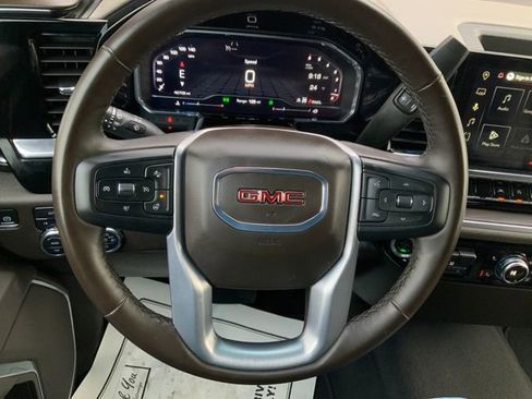 Certified 2025 GMC Sierra 1500 SLT image 19