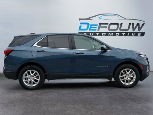 Used 2024 Chevrolet Equinox LT image 2