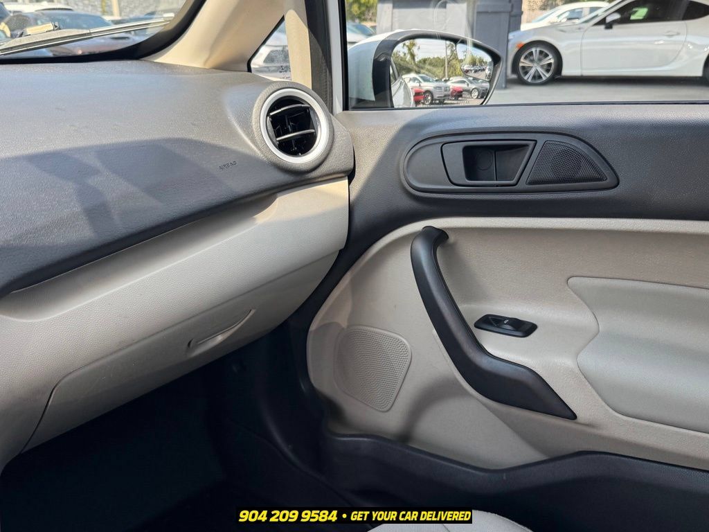 Used 2017 Ford Fiesta SE FWD image 20