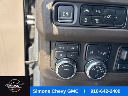 Used 2023 GMC Yukon SLT w/ SLT Luxury Package AWD/4WD image 14