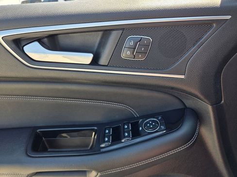 Used 2016 Ford Edge Titanium image 22