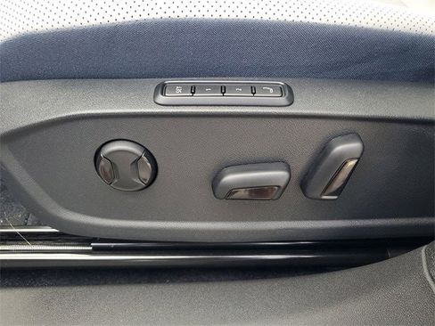 New 2025 Volkswagen ID.4 Pro S Plus image 19