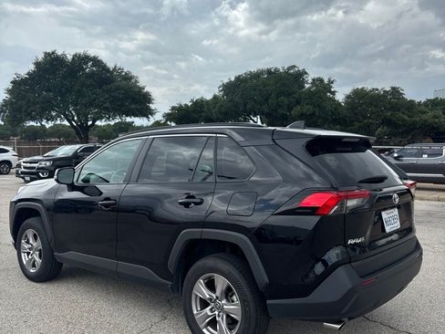 Used 2025 Toyota RAV4 XLE FWD image 8