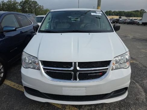 Used 2016 Dodge Grand Caravan SE w/ Quick Order Package 29E SE FWD image 2