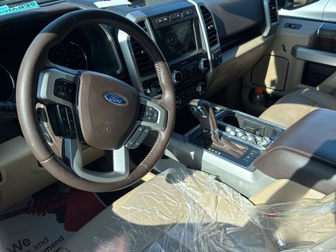 Used 2018 Ford F150 Lariat w/ Equipment Group 502A Luxury image 5