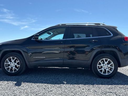 Used 2015 Jeep Cherokee Latitude AWD/4WD image 6
