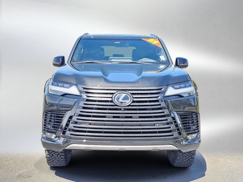 Used 2025 Lexus LX 700h Overtrail w/ Accessory Package (Z1) AWD/4WD image 8