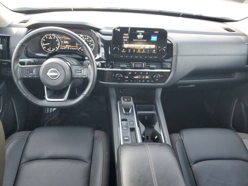 Used 2025 Nissan Pathfinder SL image 19
