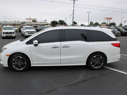 Used 2024 Honda Odyssey Elite image 5