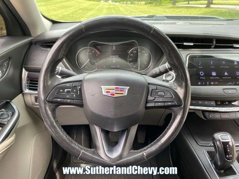Used 2019 Cadillac XT4 Luxury w/ Cold Weather Package AWD/4WD image 21