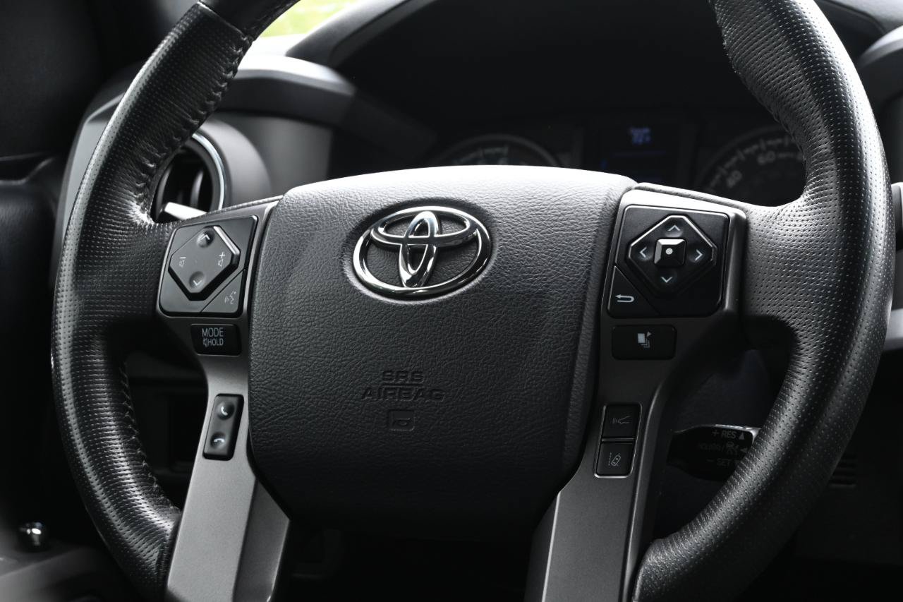 Used 2018 Toyota Tacoma TRD Sport w/ Technology Package AWD/4WD image 31