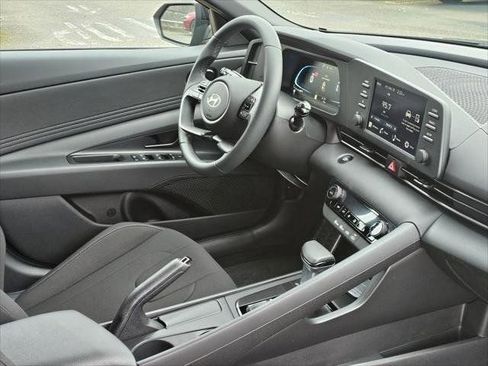 New 2026 Hyundai Elantra Sport FWD image 10
