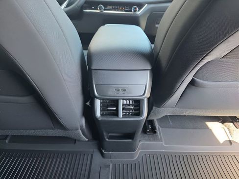 New 2026 Chevrolet Equinox LT w/ LPO, Floor Liner Package FWD image 8