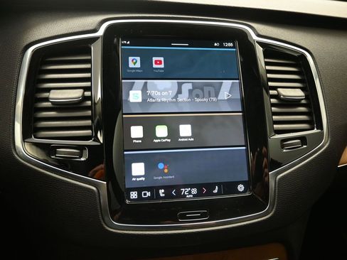 Used 2023 Volvo XC90 B6 Plus image 11