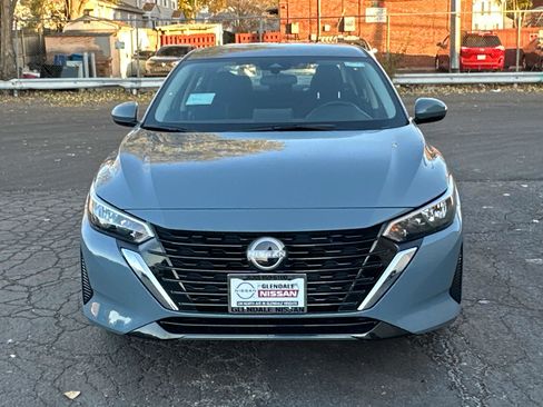 New 2025 Nissan Sentra SV image 2