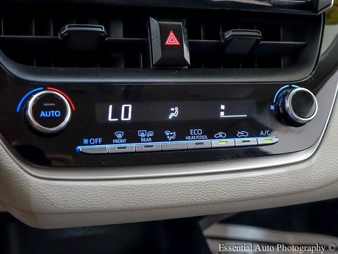 Used 2021 Toyota Corolla LE FWD image 21