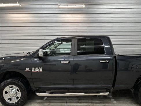 Used 2017 RAM 2500 SLT image 9