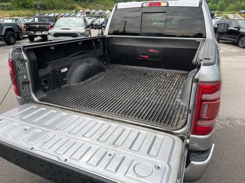 Used 2019 RAM 1500 Big Horn AWD/4WD image 5