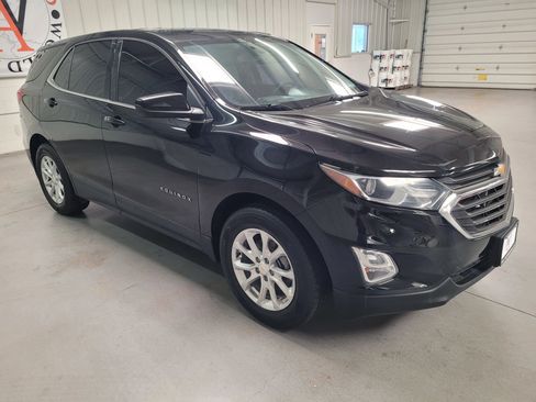 Used 2018 Chevrolet Equinox LT FWD image 10
