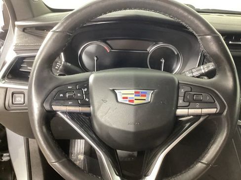 Used 2020 Cadillac XT6 Premium Luxury FWD image 16