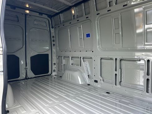 Used 2026 Mercedes-Benz Sprinter 2500 image 15