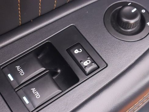 Used 2014 Dodge Challenger R/T w/ Premium Sound Group image 24